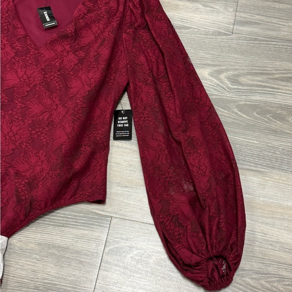 Elegant Burgundy Lace Top - Picture 4 of 7